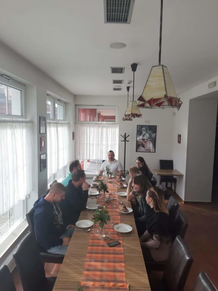 Leadership: Vliv, směr a odpovědnost